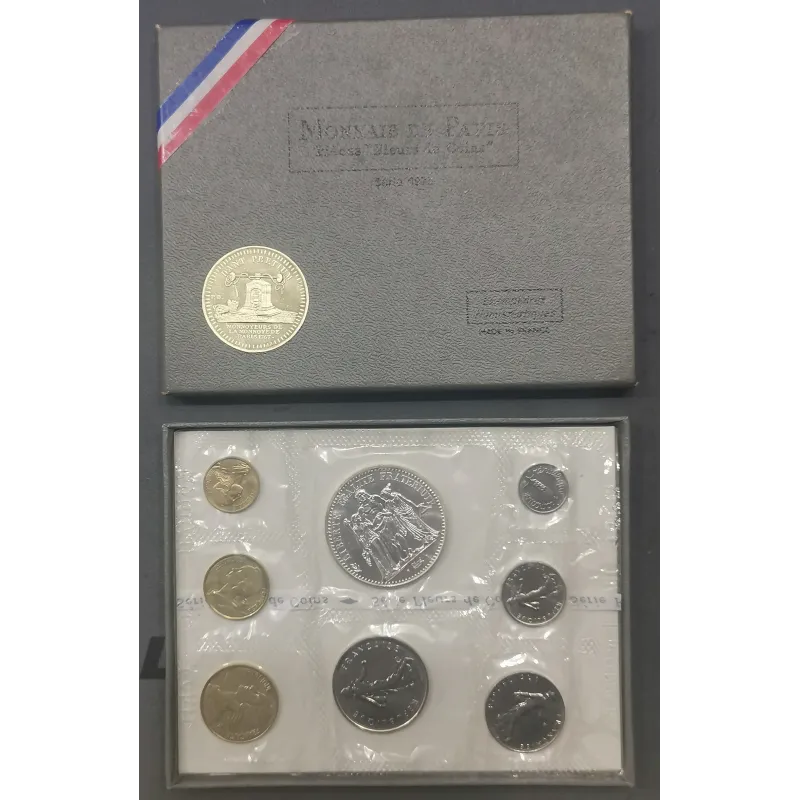 Coffret FDC Fleur de coin France 1973 avec rebord pièces de monnaies en Franc