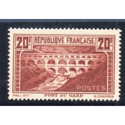 Timbre France Yvert No 262 Pont du Gard Type I  neuf **